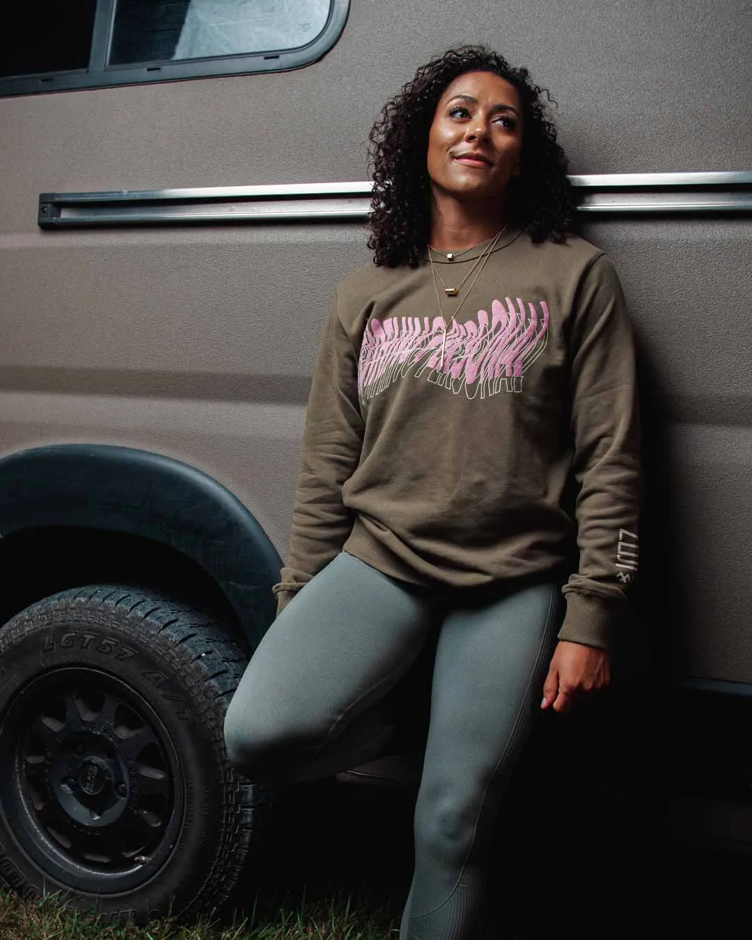 September Essentials - NOTHING PERSONAL - Crew - OLIVE