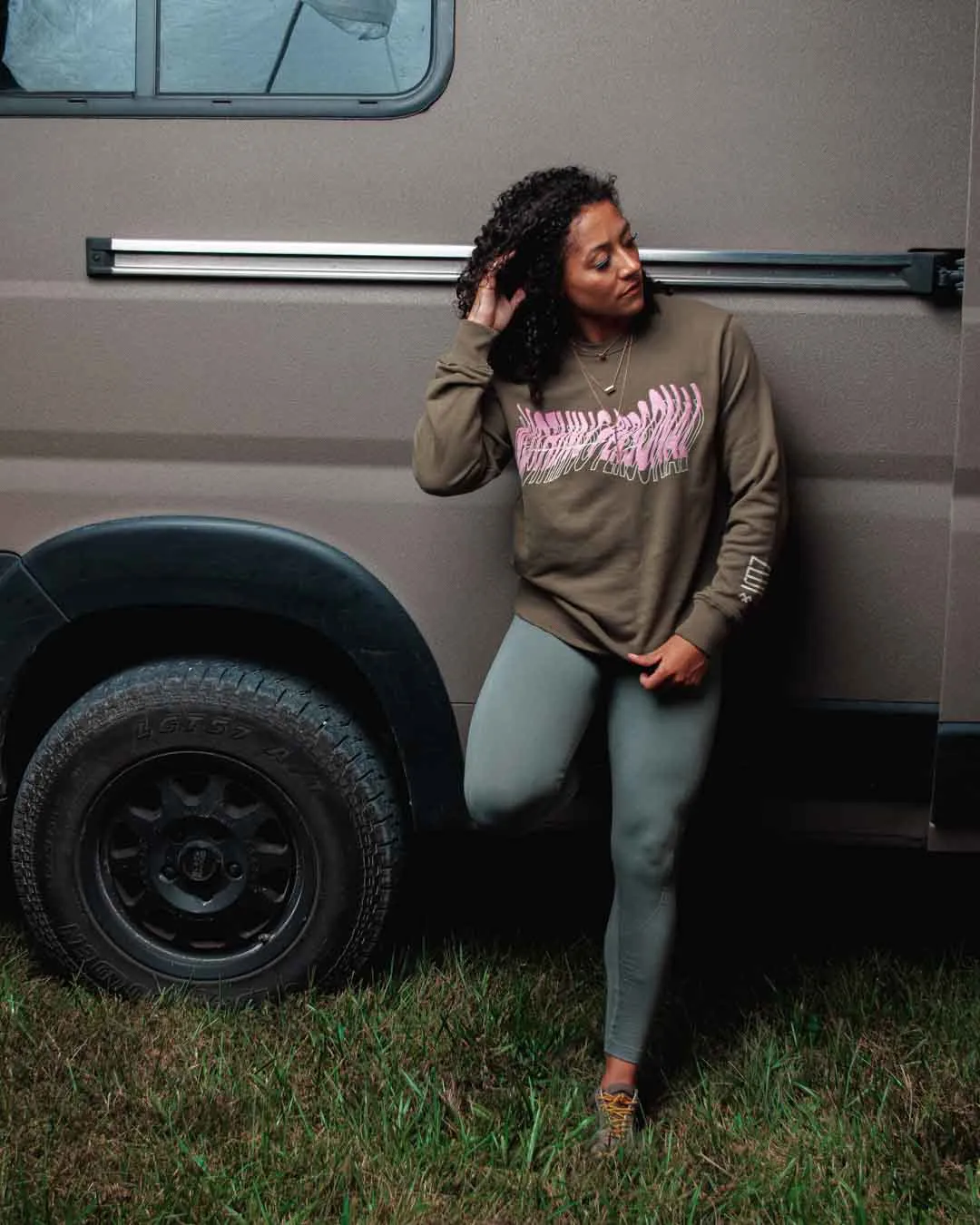 September Essentials - NOTHING PERSONAL - Crew - OLIVE