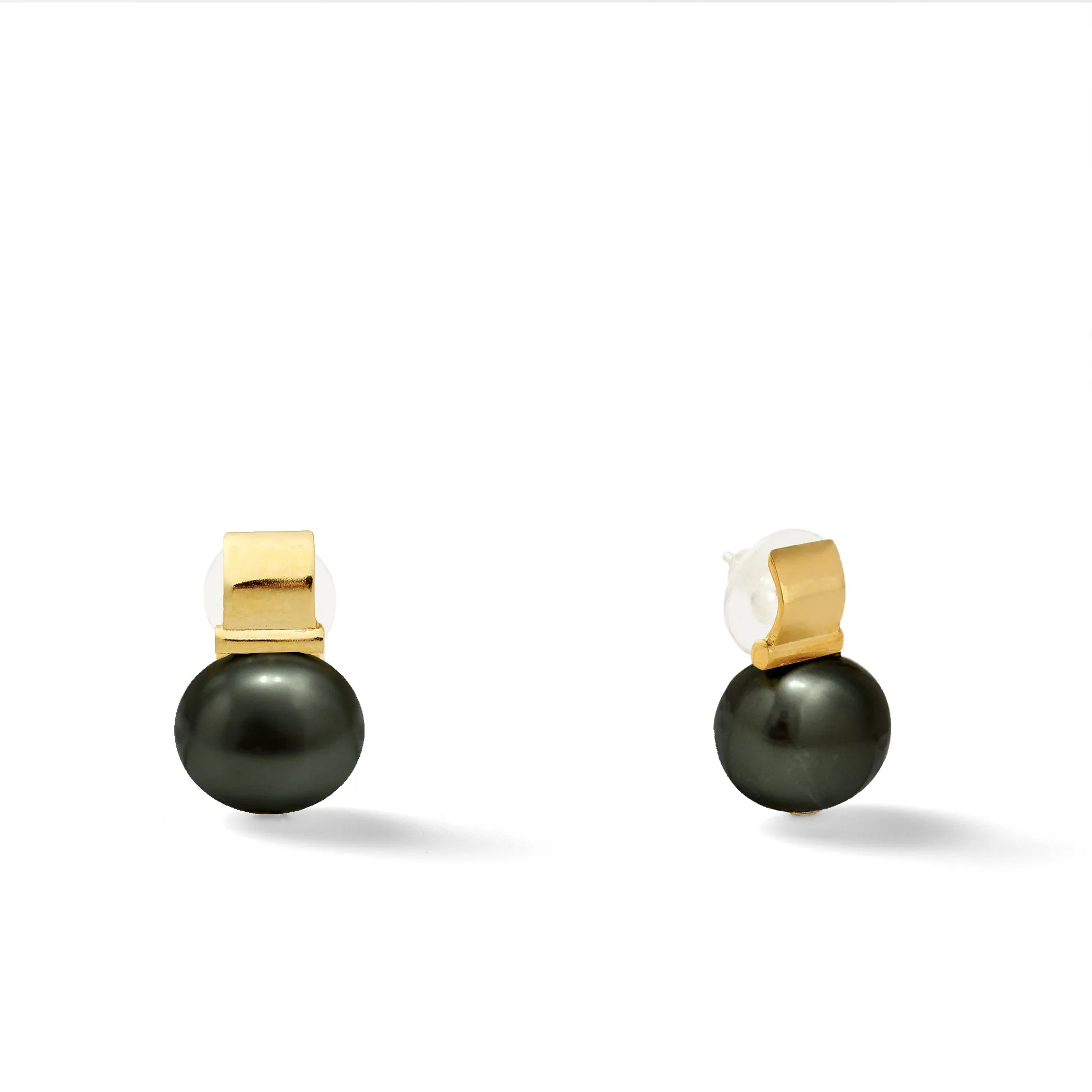 Smooth   Classic Pebble Pearl Posts Medium