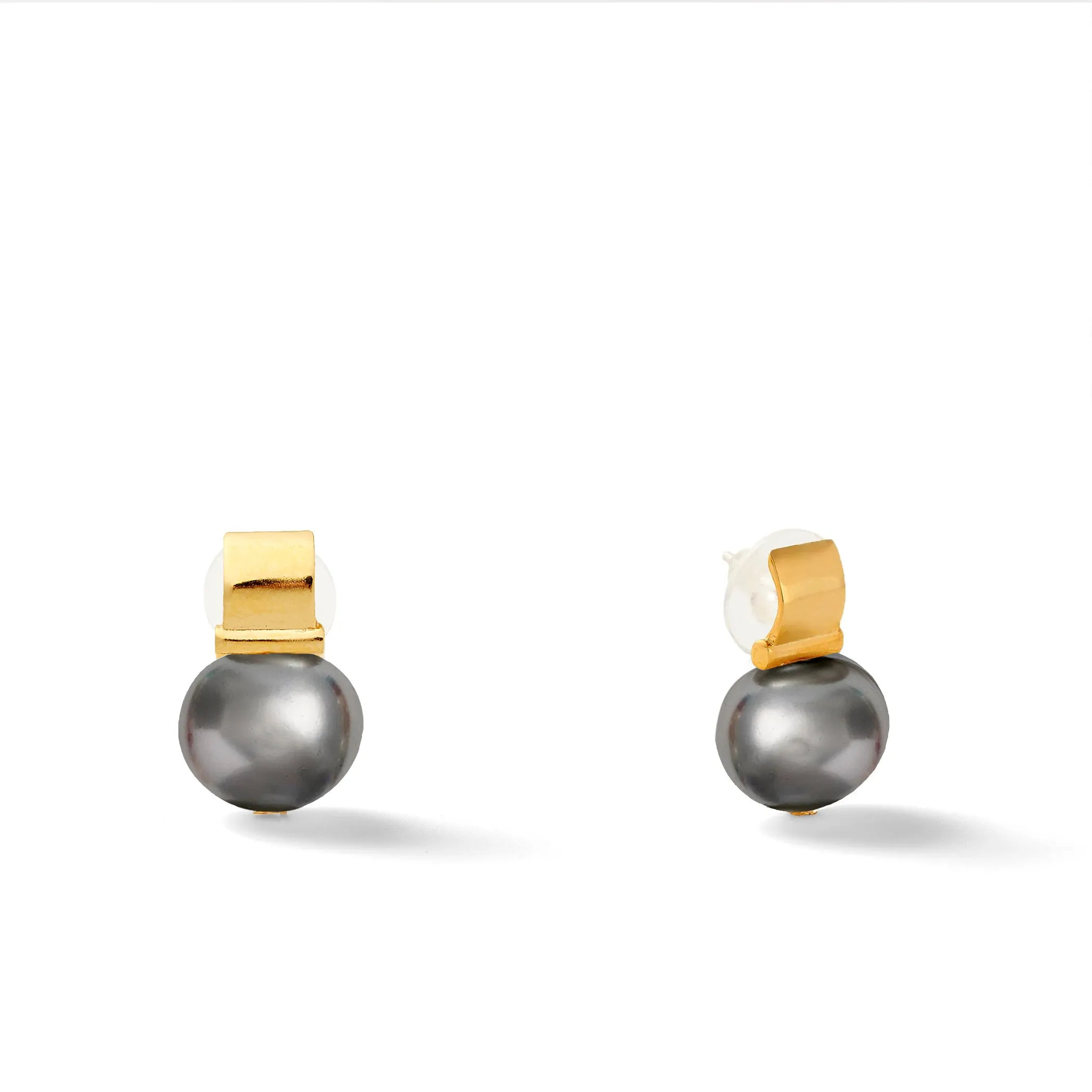 Smooth   Classic Pebble Pearl Posts Medium