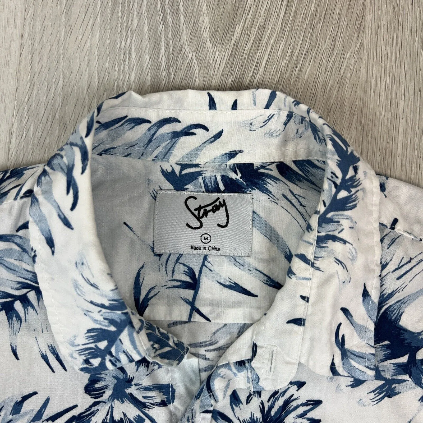 STRAY Mens Short Sleeve Button Up Hawaiian Floral Shirt Size Medium
