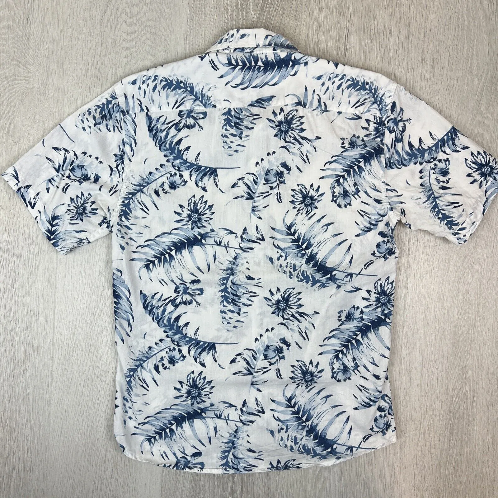 STRAY Mens Short Sleeve Button Up Hawaiian Floral Shirt Size Medium