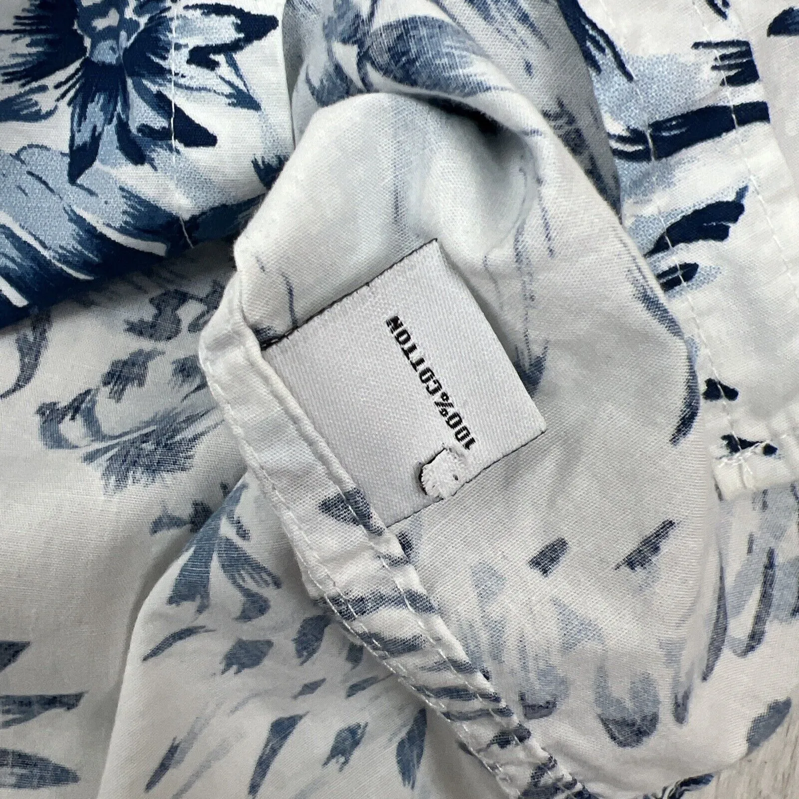 STRAY Mens Short Sleeve Button Up Hawaiian Floral Shirt Size Medium