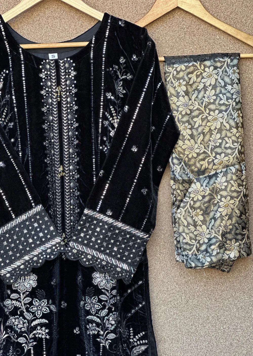 UJK-03 - Black - Readymade - Florine Velvet Suit 2025