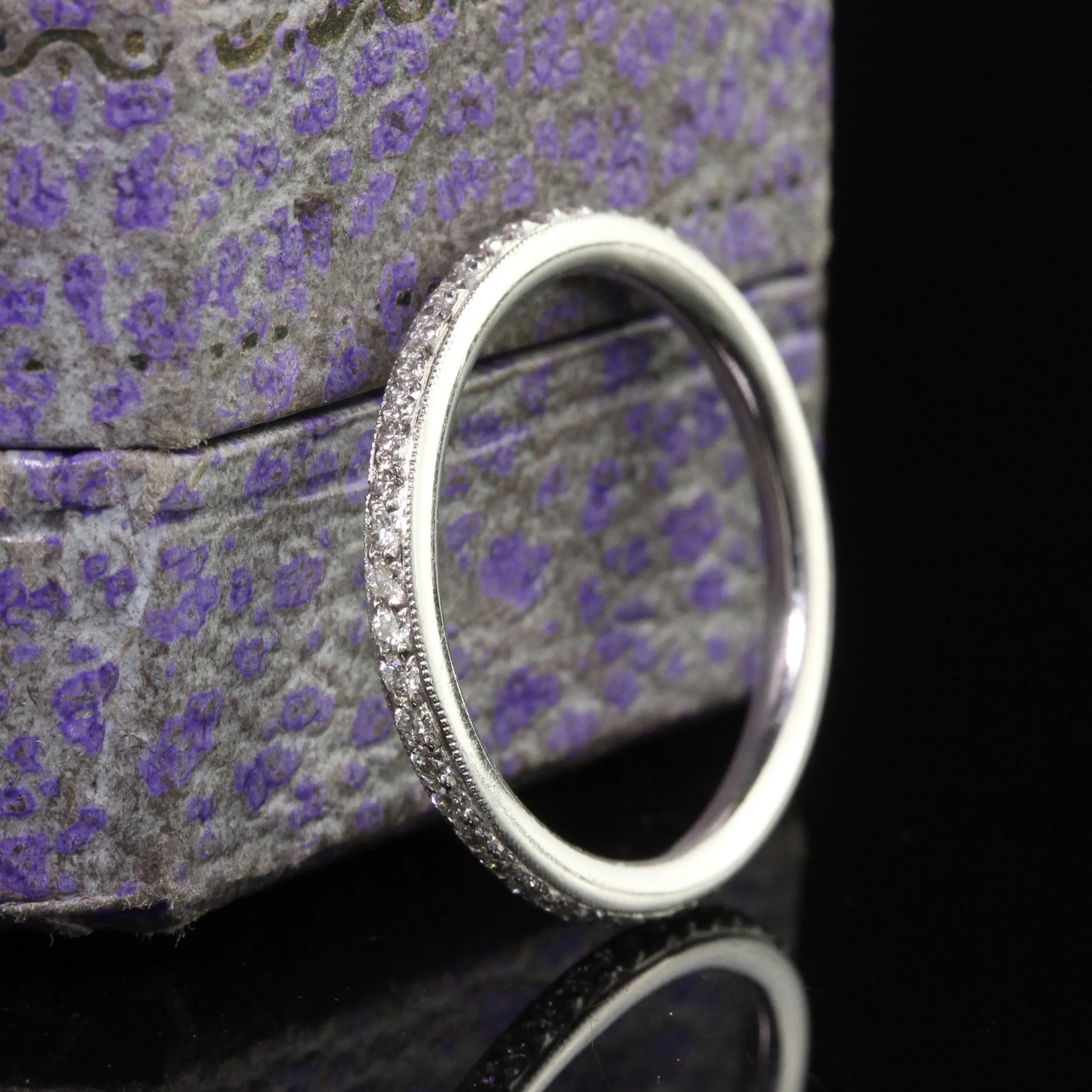 Vintage 18K White Gold Round Cut Eternity Wedding Band - Size 7