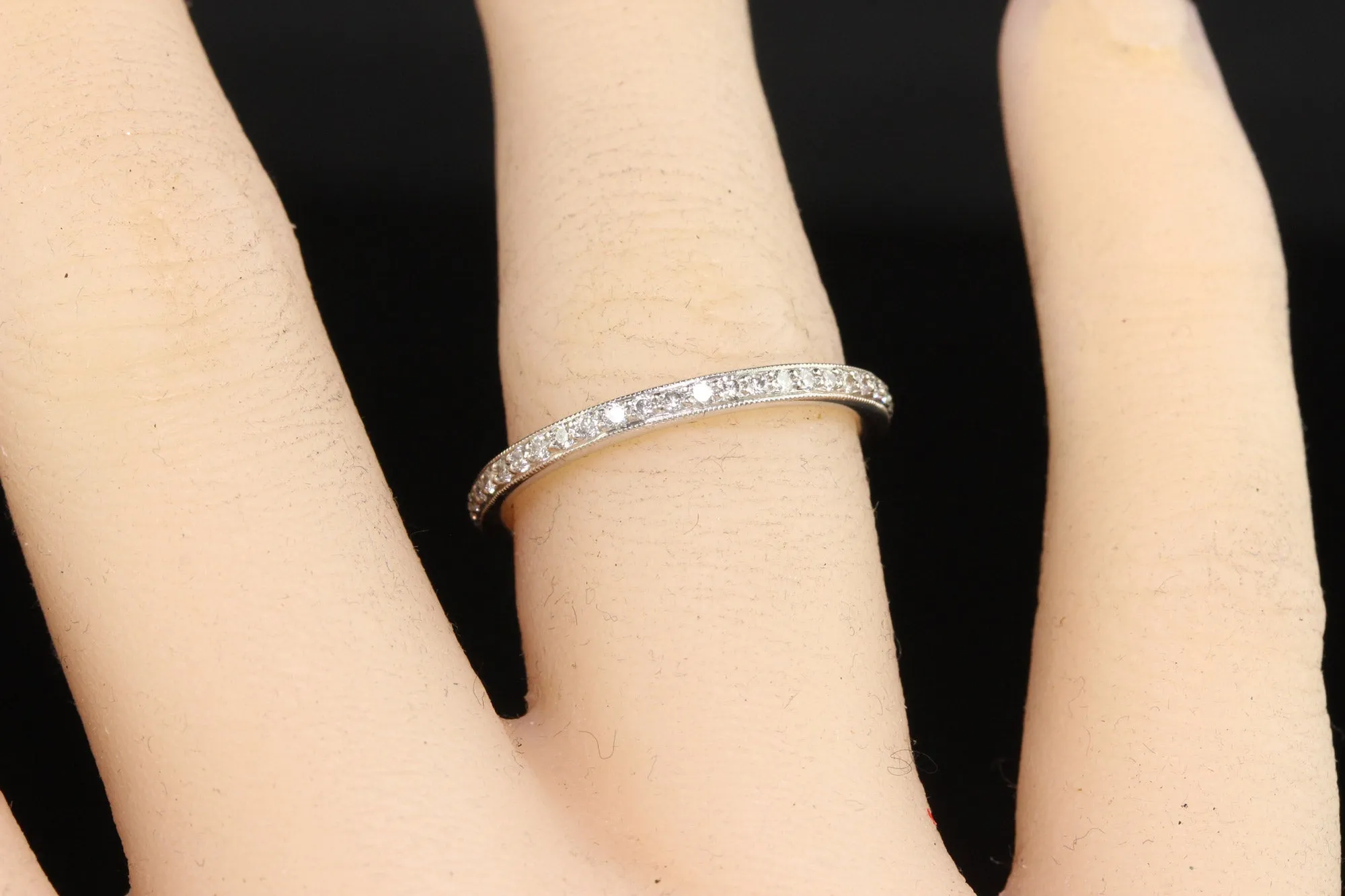 Vintage 18K White Gold Round Cut Eternity Wedding Band - Size 7