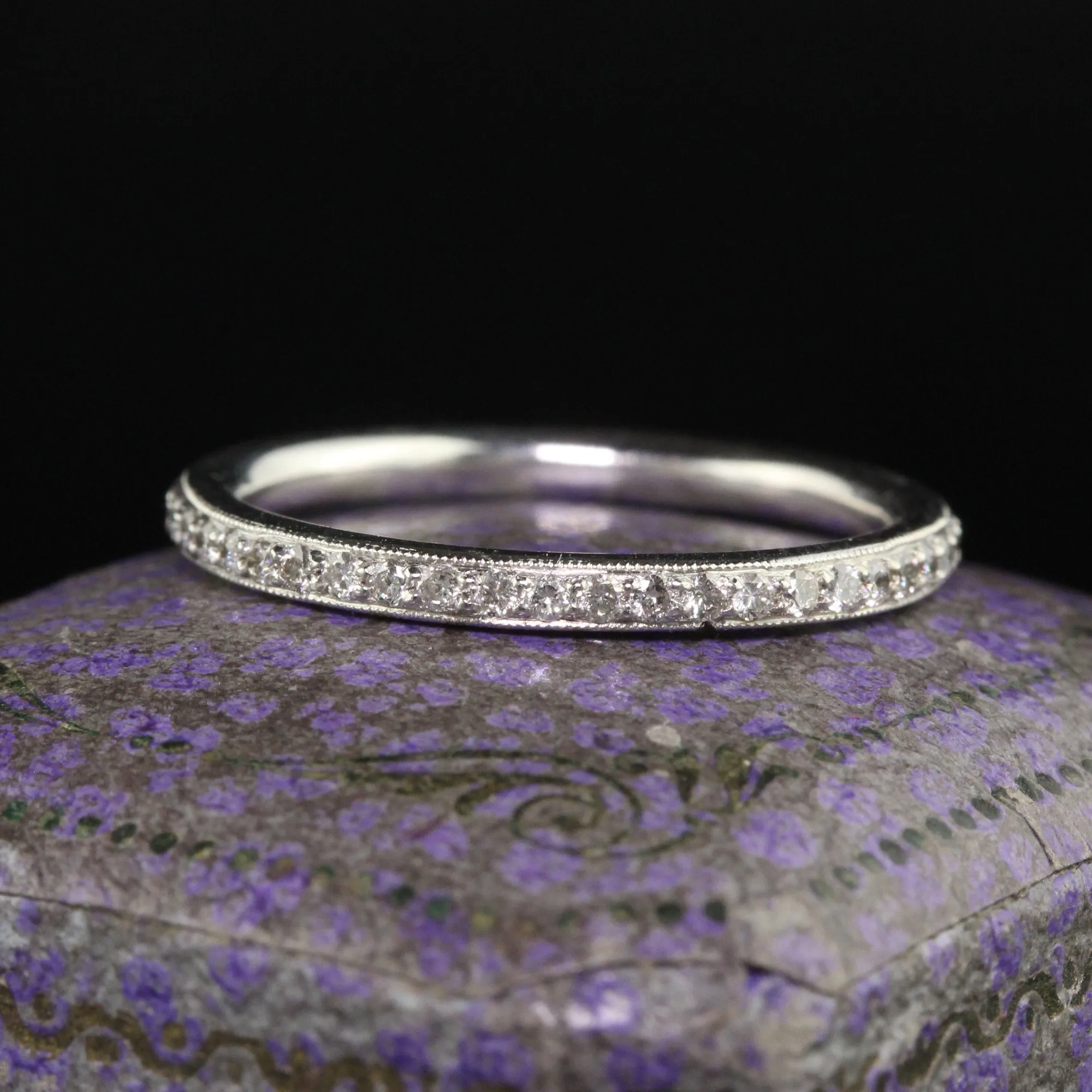 Vintage 18K White Gold Round Cut Eternity Wedding Band - Size 7