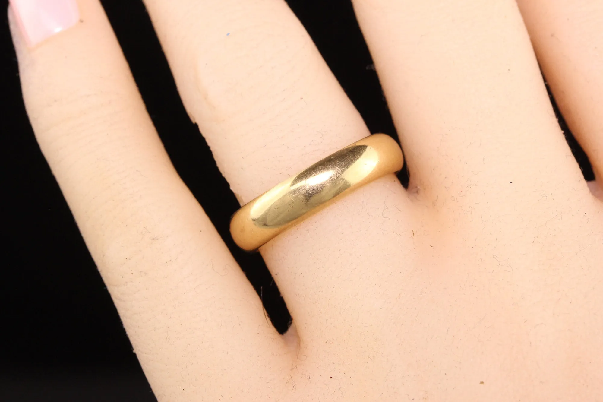 Vintage Estate Lohengrin 14K Yellow Gold Engraved Wedding Band - Size 8
