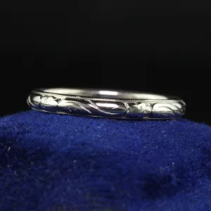 Vintage Retro 18K White Gold Engraved Wedding Band - Size 7