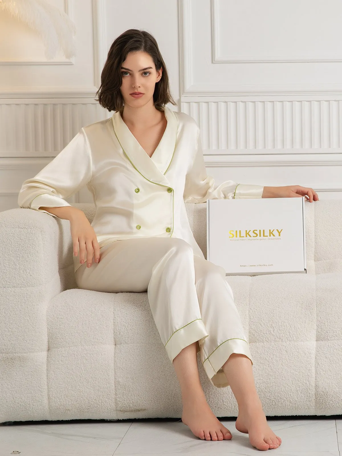 Zuivere Zijde Pyjama Set met Lange Mouwen en Binding Afwerking