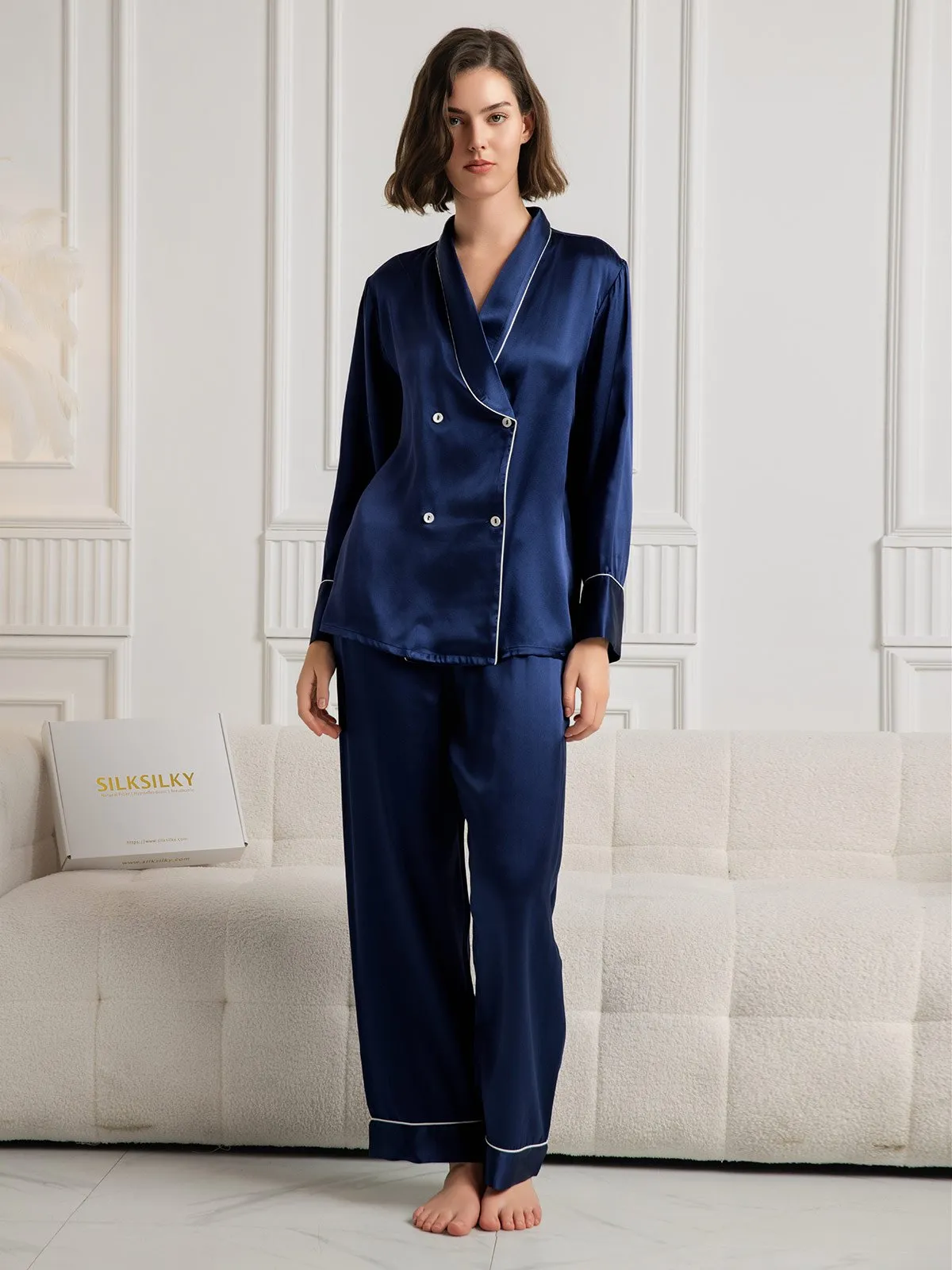 Zuivere Zijde Pyjama Set met Lange Mouwen en Binding Afwerking